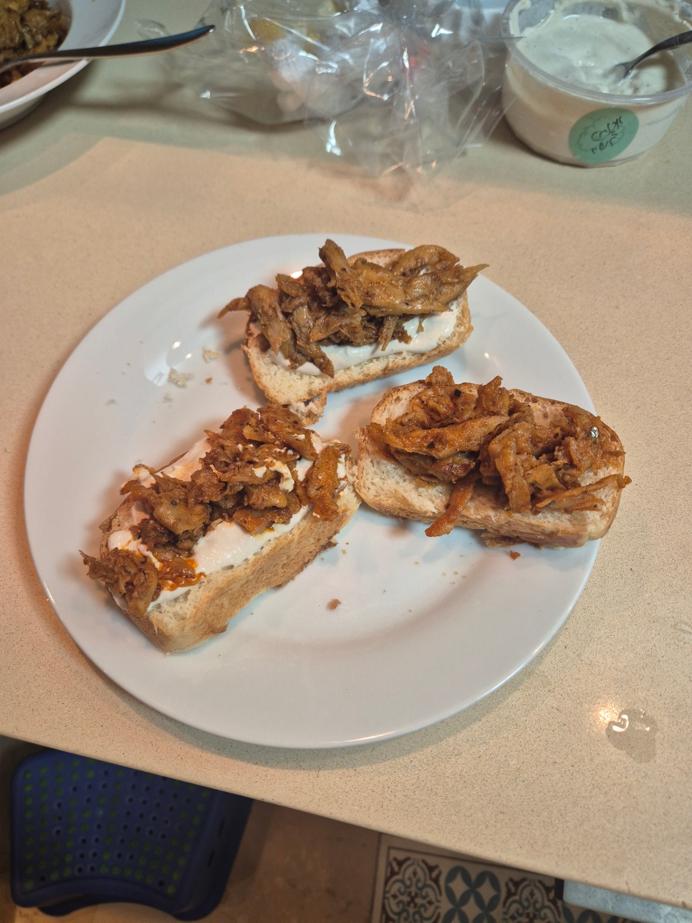 Open sandwiches with Provero shawarma and tahini